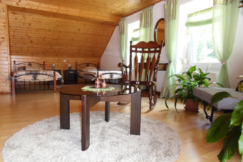 Apartment Sotocje Dolenja Trebusa Oda fotoğraf